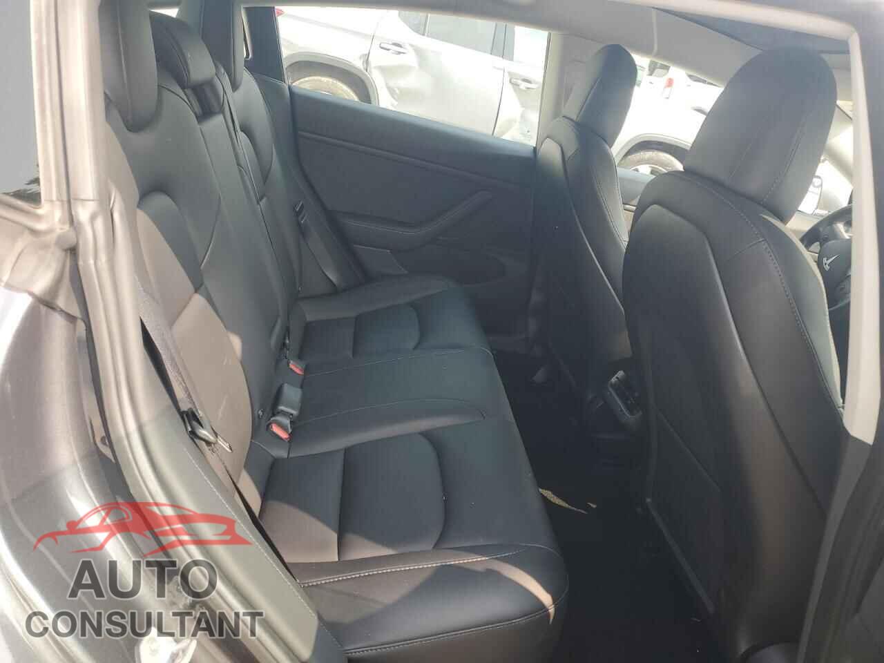 TESLA MODEL 3 2019 - 5YJ3E1EB1KF186960