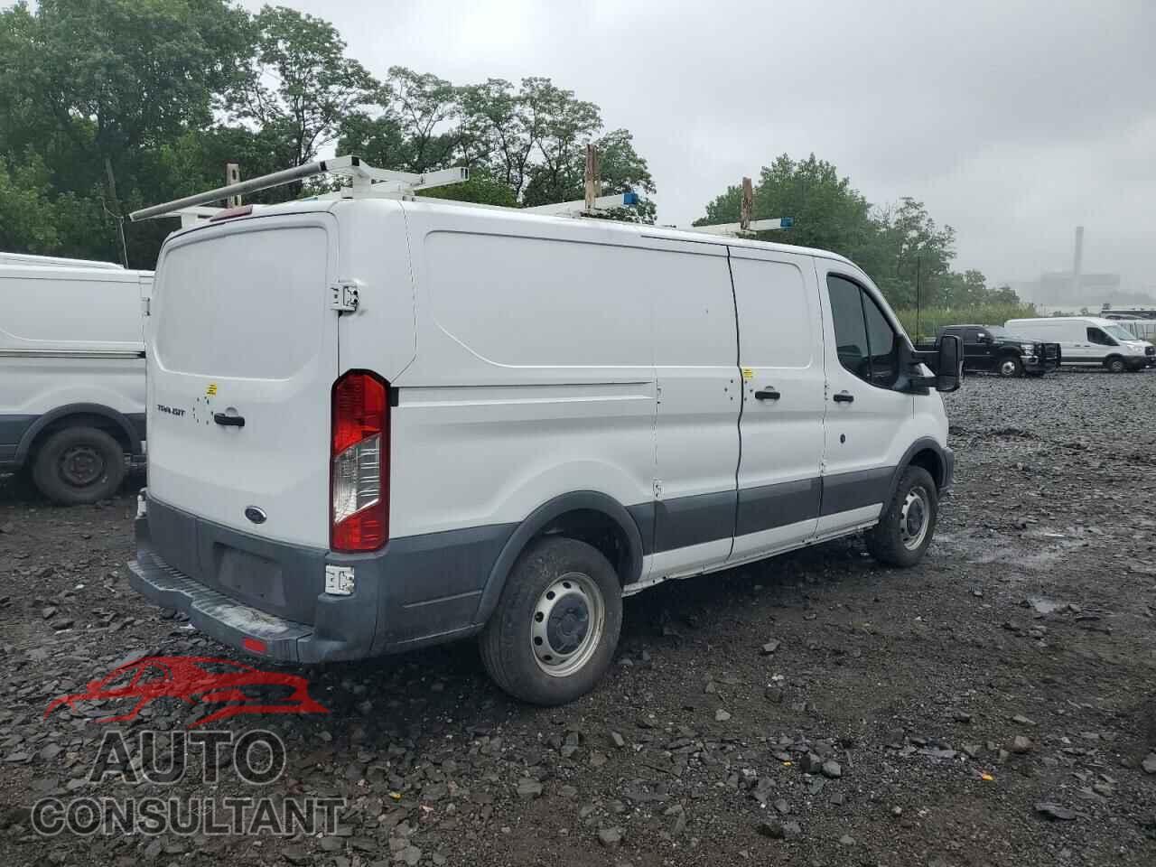 FORD TRANSIT 2015 - 1FTNR1ZM1FKB31104