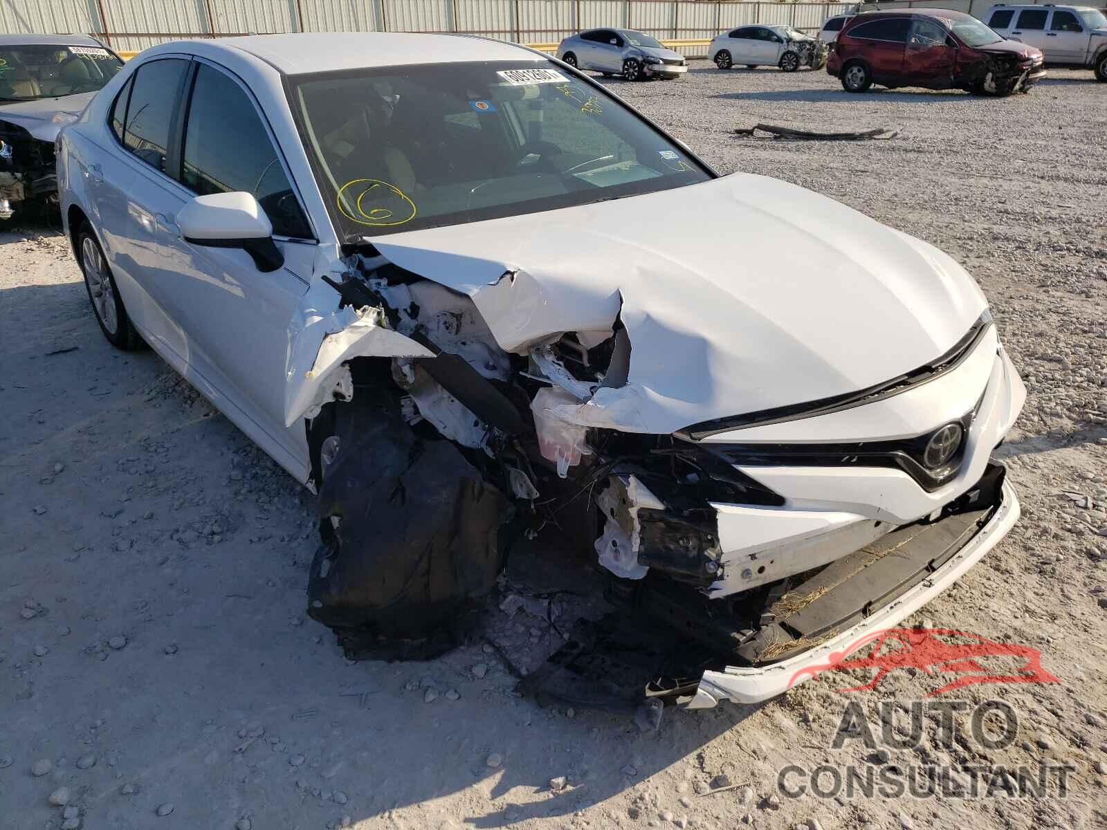 TOYOTA CAMRY 2020 - 4T1C11AK0LU327331