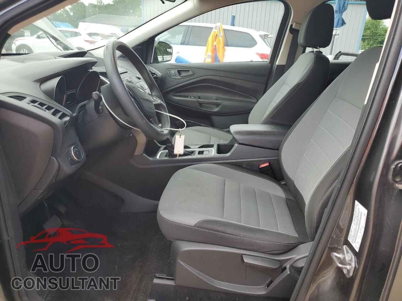 FORD ESCAPE 2017 - 1FMCU0F72HUD35623