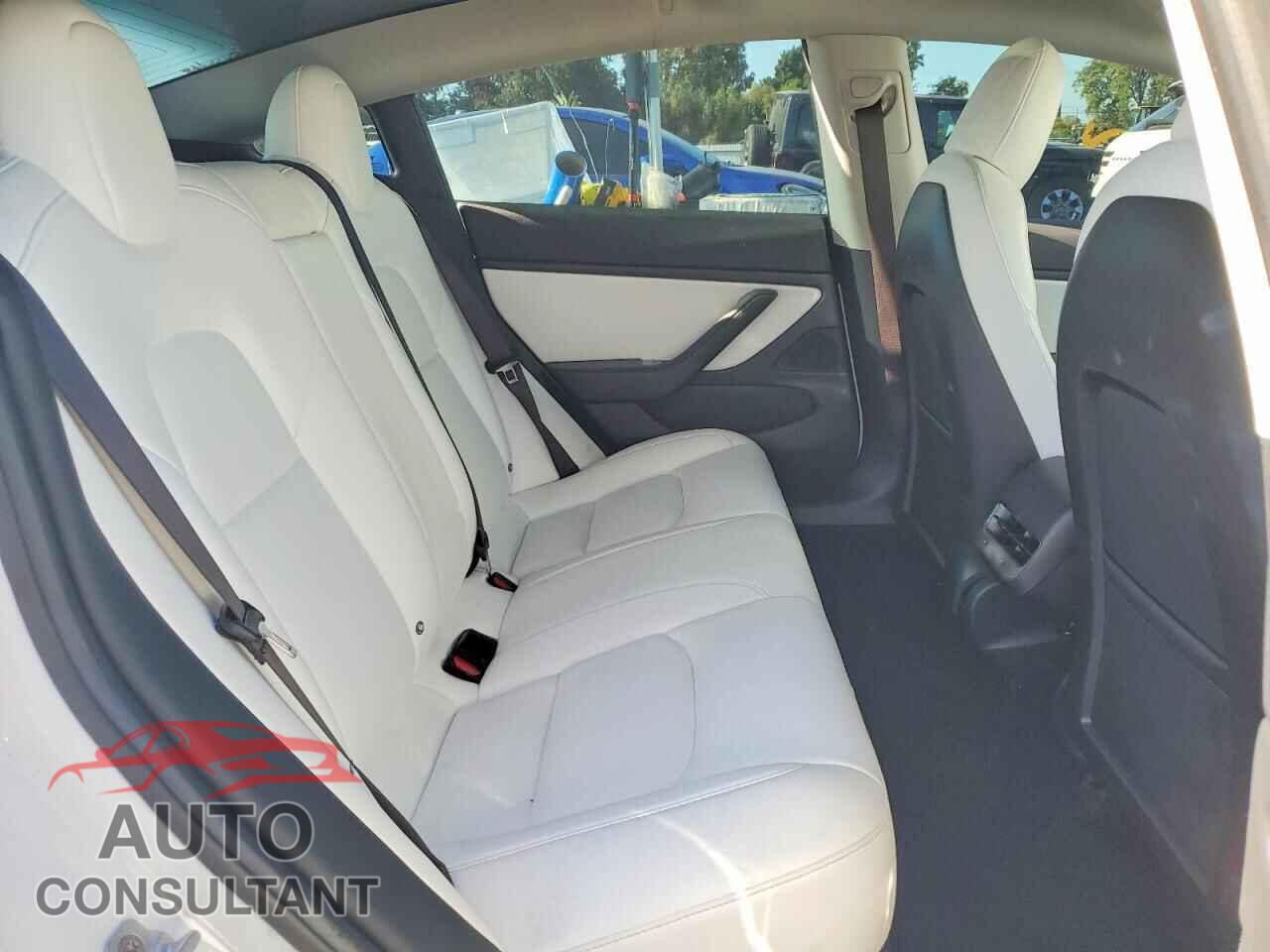 TESLA MODEL 3 2018 - 5YJ3E1EB7JF100047