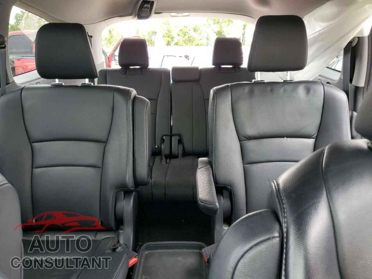 HONDA PILOT 2019 - 5FNYF6H69KB027473