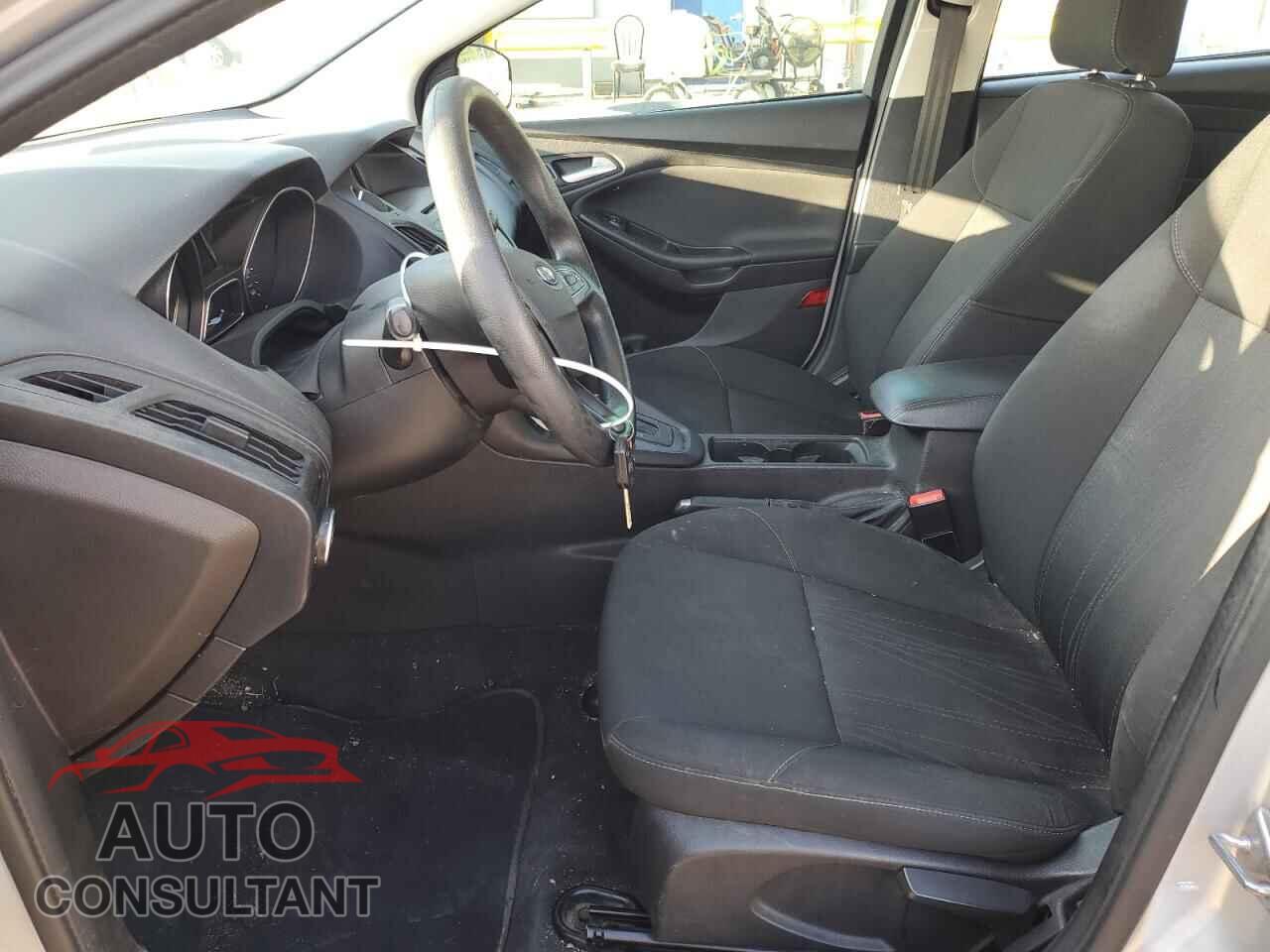FORD FOCUS 2016 - 1FADP3K28GL270752