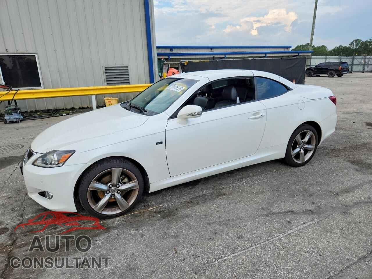 LEXUS IS 2015 - JTHFF2C29F2532084