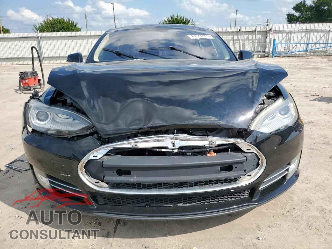 TESLA MODEL S 2013 - 5YJSA1CG3DFP08318