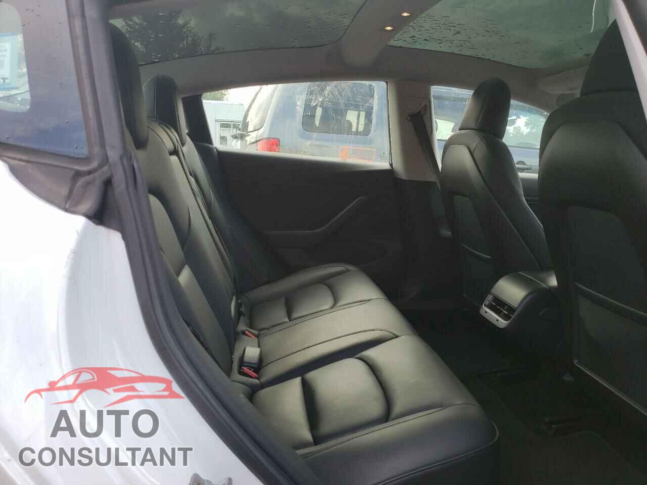 TESLA MODEL 3 2019 - 5YJ3E1EB7KF493713