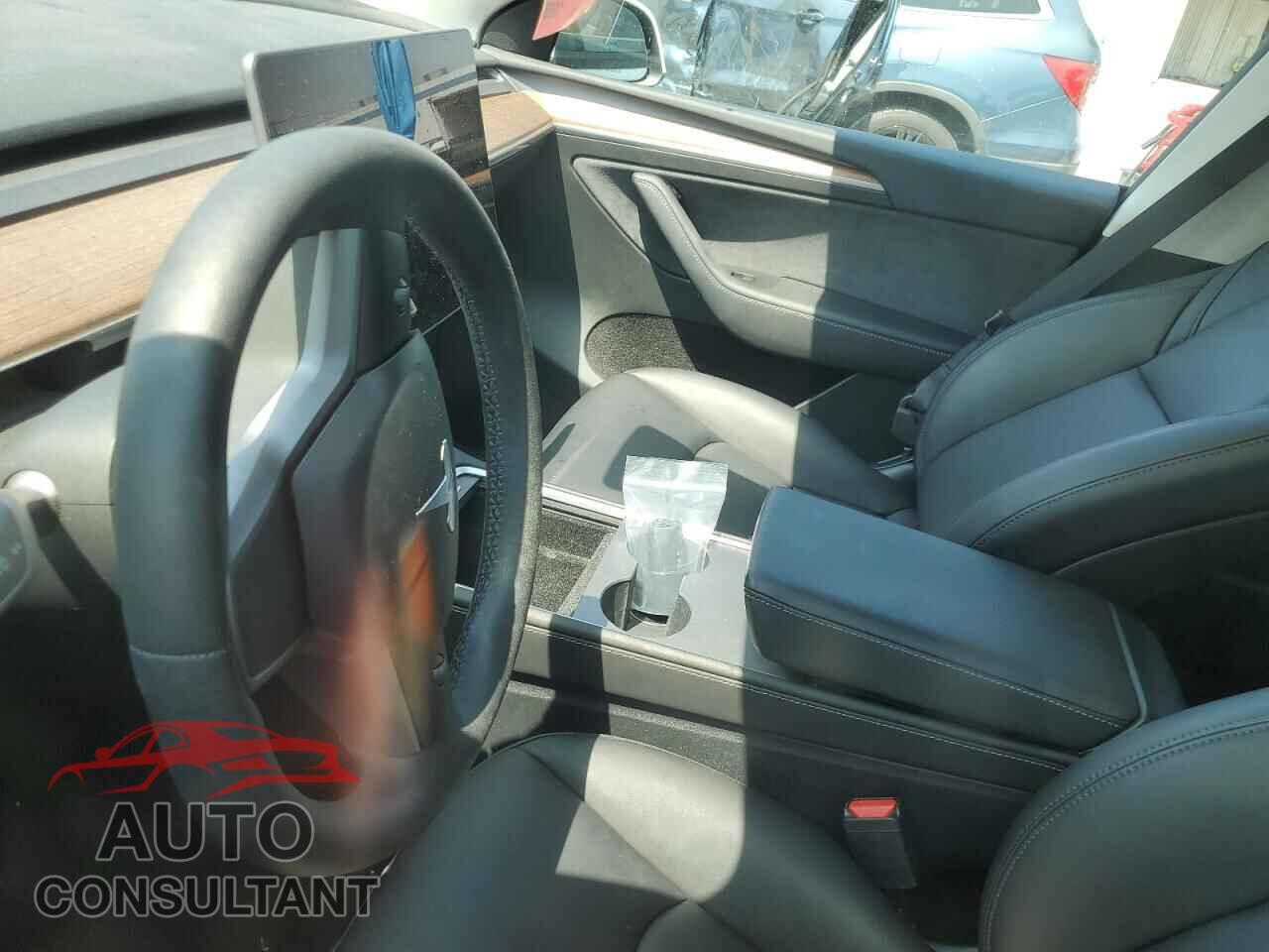 TESLA MODEL Y 2024 - 7SAYGDED3RF095611