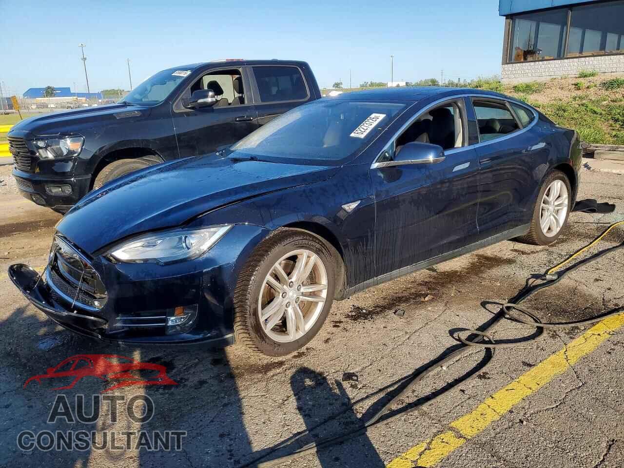 TESLA MODEL S 2013 - 5YJSA1DN8DFP21126
