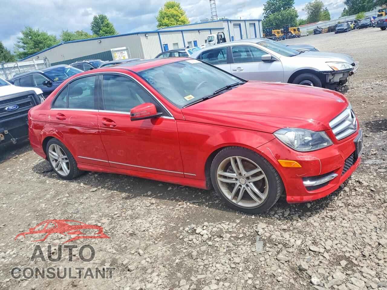 MERCEDES-BENZ C-CLASS 2013 - WDDGF4HB1DR277452