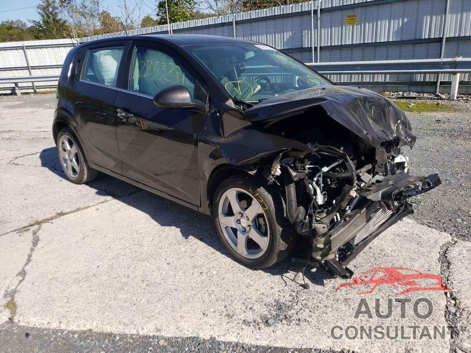 CHEVROLET SONIC 2016 - 1G1JE6SB8G4107641