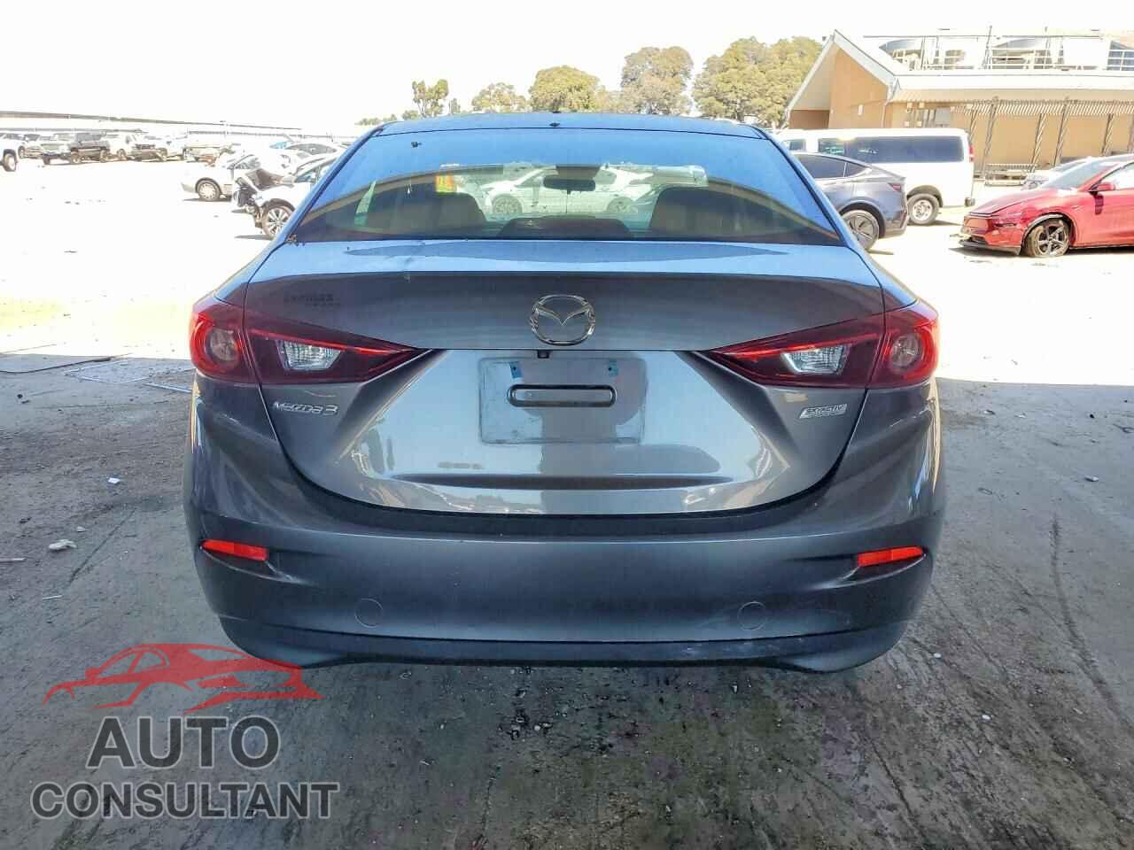 MAZDA 3 2018 - 3MZBN1U76JM189837