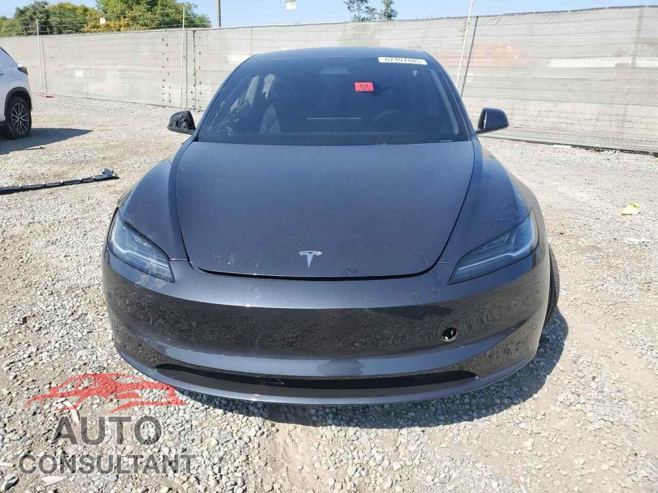 TESLA MODEL 3 2025 - 5YJ3E1EA3SF023279