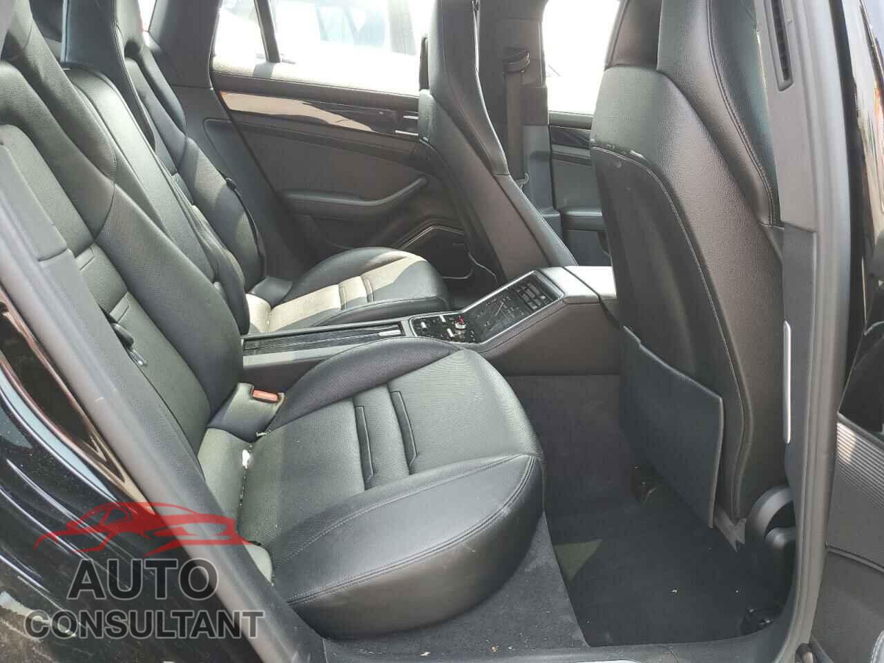 PORSCHE PANAMERA 2018 - WP0AA2A76JL104064
