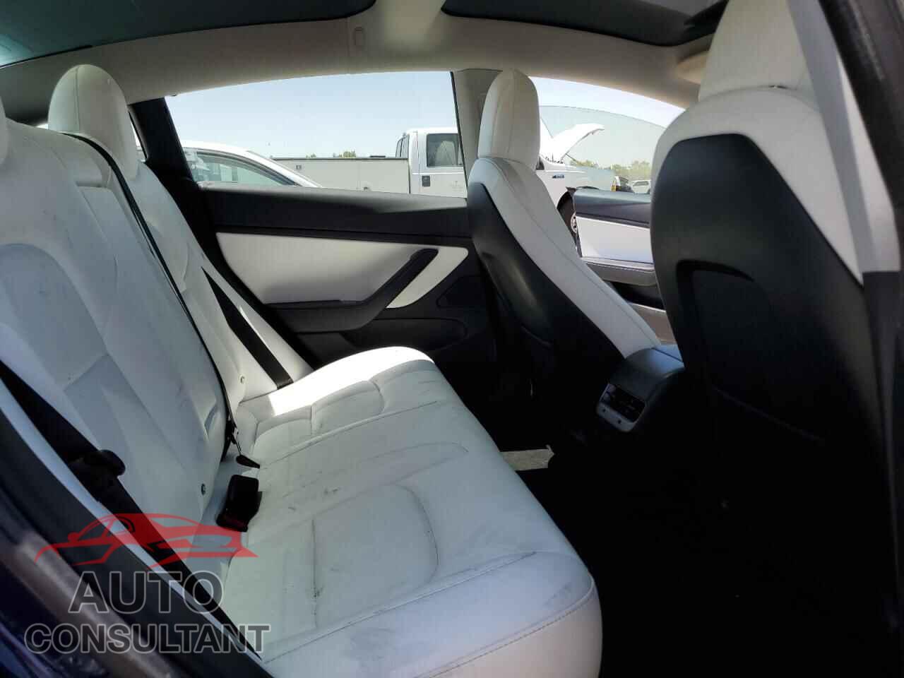 TESLA MODEL 3 2018 - 5YJ3E1EB3JF099754
