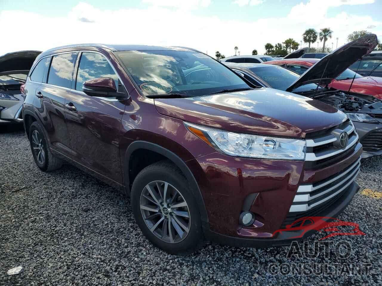 TOYOTA HIGHLANDER 2018 - 5TDKZRFH3JS247088