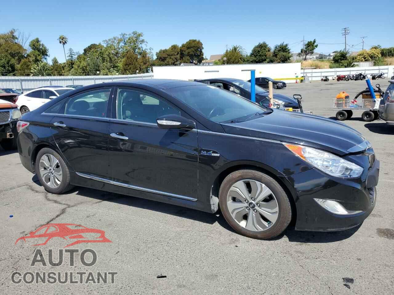 HYUNDAI SONATA 2013 - KMHEC4A41DA076747