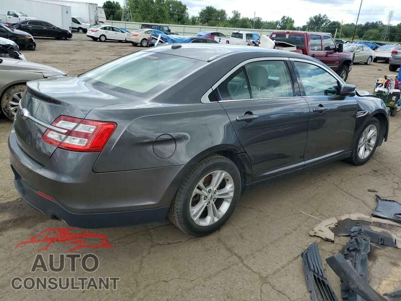 FORD TAURUS 2018 - 1FAHP2D85JG112740