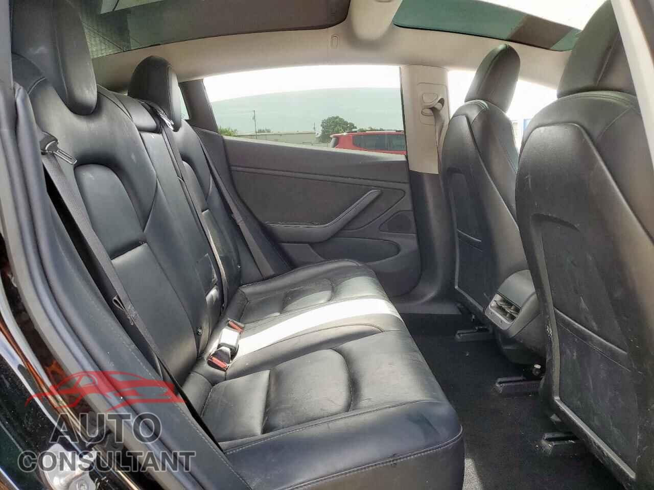 TESLA MODEL 3 2018 - 5YJ3E1EA8JF044210