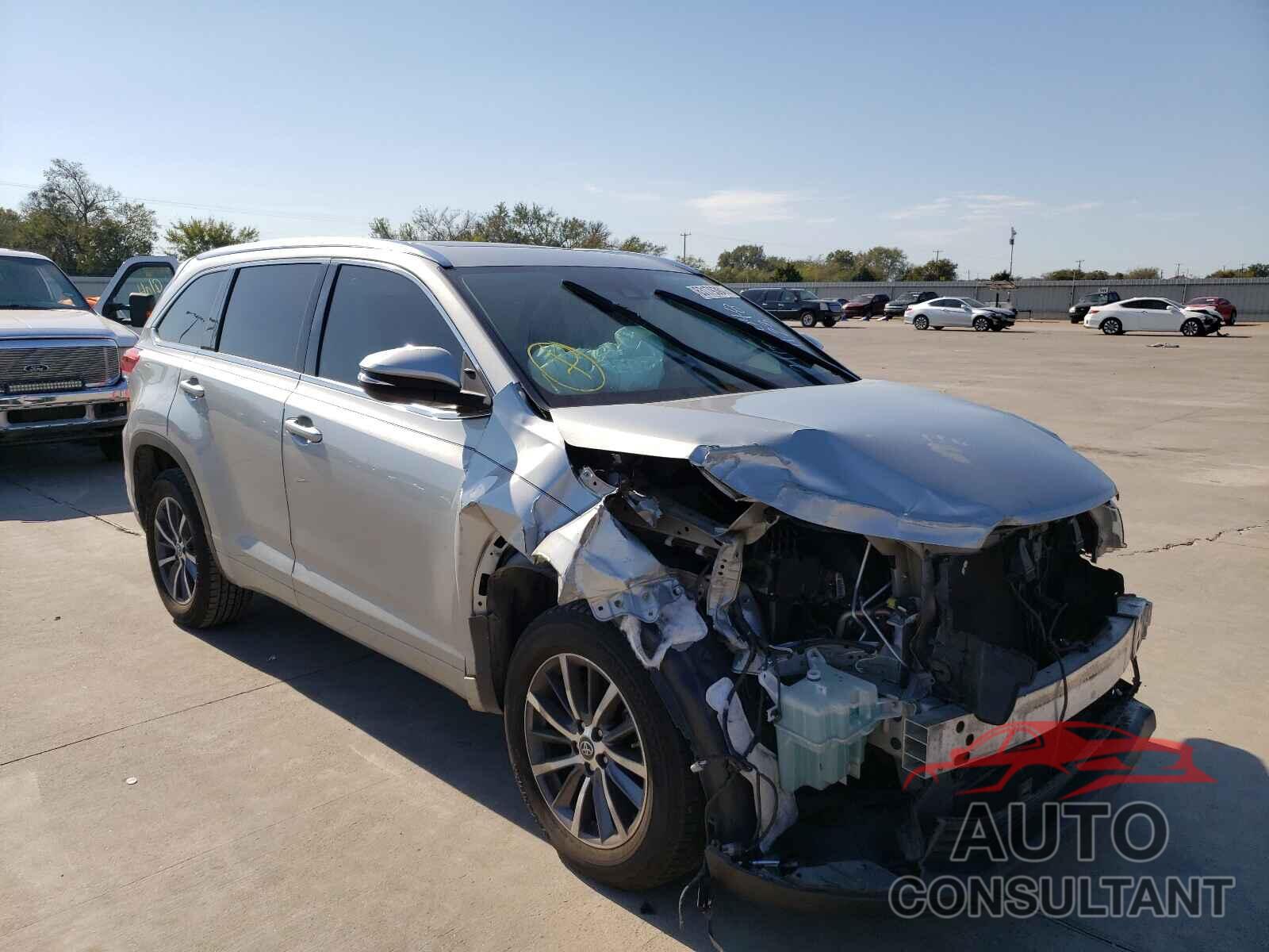 TOYOTA HIGHLANDER 2017 - 5TDKZRFH8HS192826