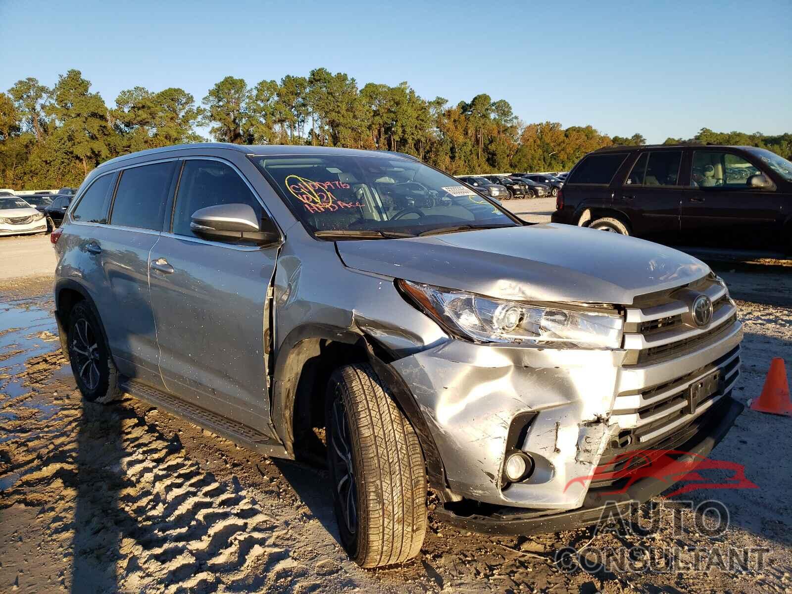TOYOTA HIGHLANDER 2018 - 5TDJZRFH5JS539000