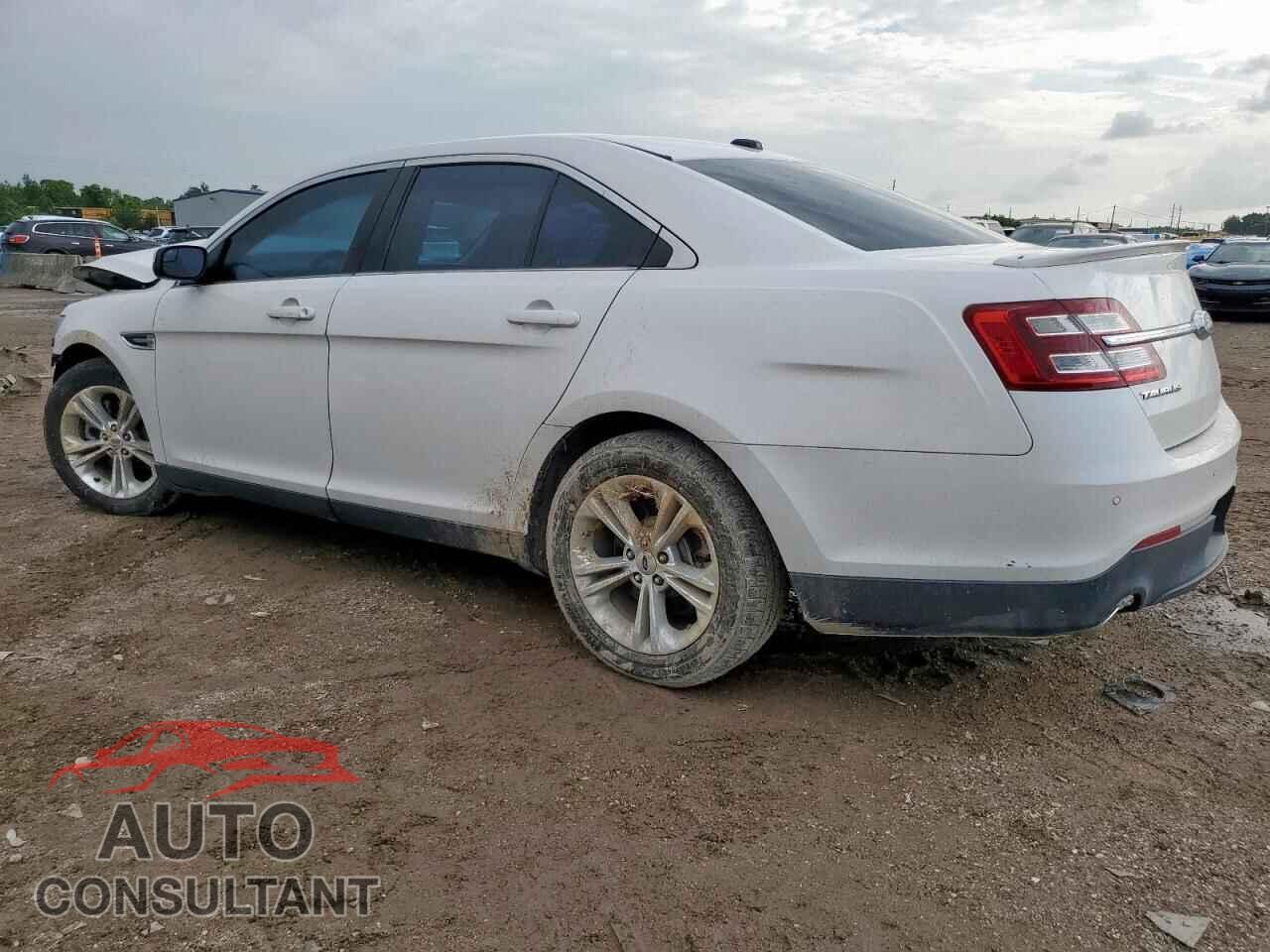 FORD TAURUS 2017 - 1FAHP2E84HG118165
