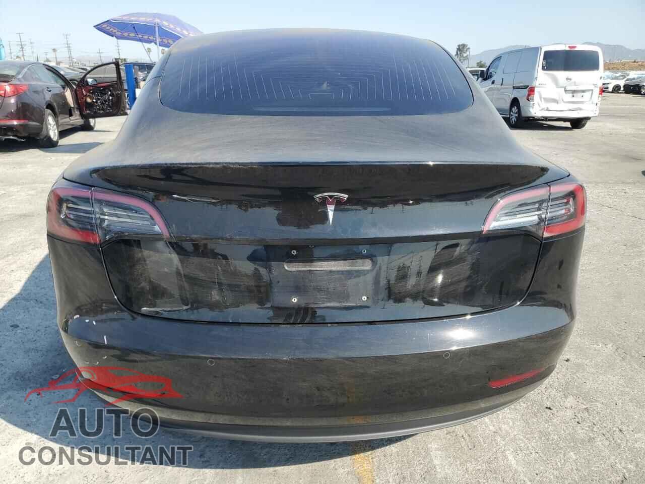 TESLA MODEL 3 2018 - 5YJ3E1EA6JF023677