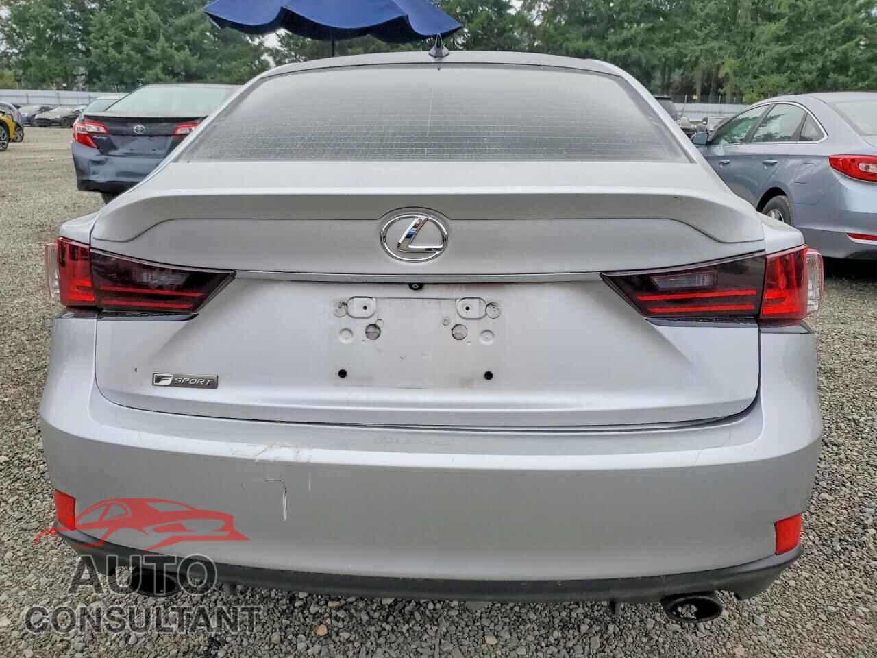 LEXUS IS 2015 - JTHCF1D22F5016739