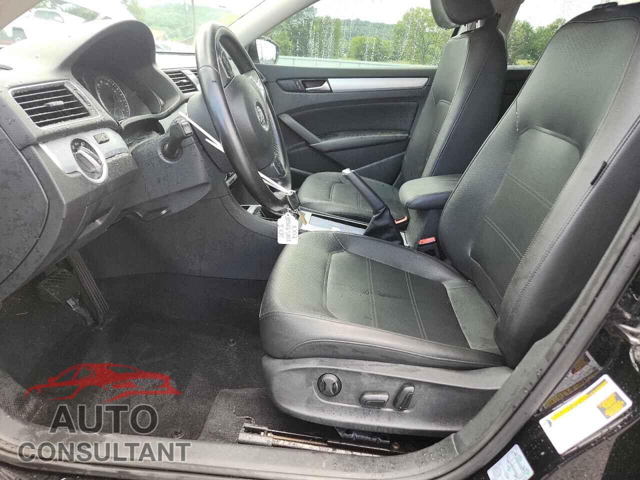 VOLKSWAGEN PASSAT 2012 - 1VWBH7A32CC049770