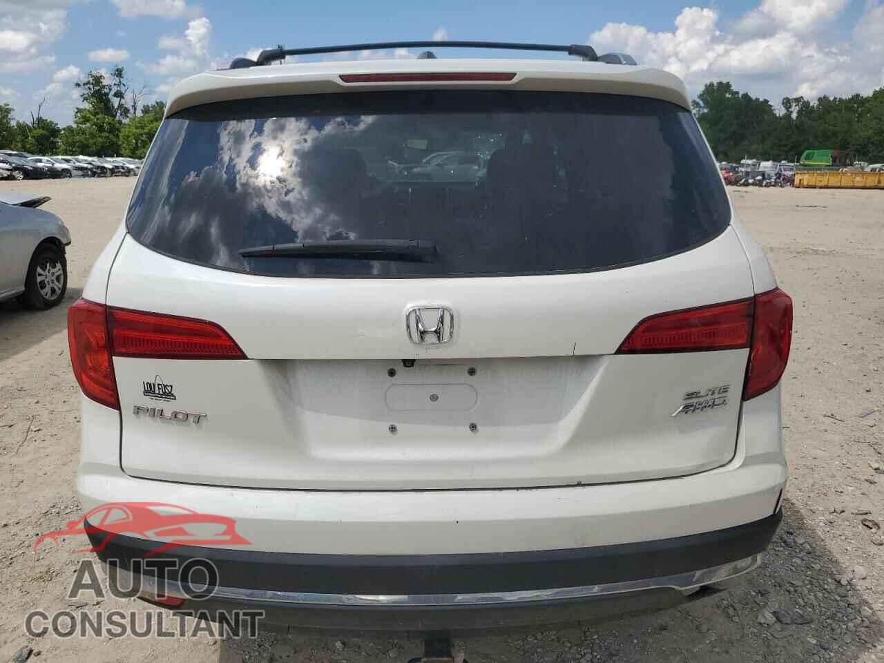 HONDA PILOT 2017 - 5FNYF6H05HB105283