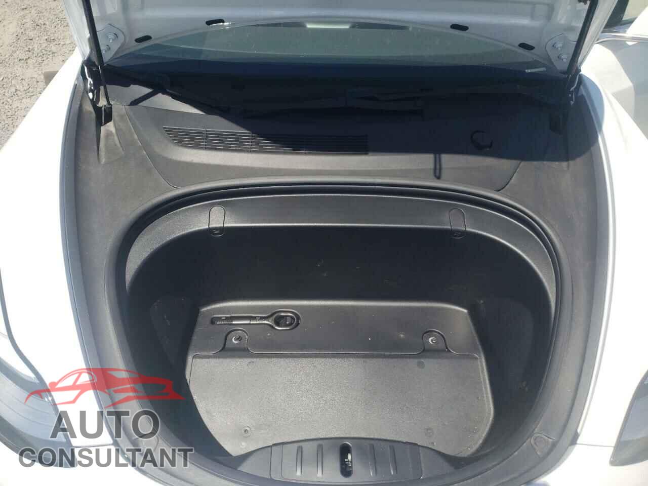 TESLA MODEL 3 2019 - 5YJ3E1EA6KF401207