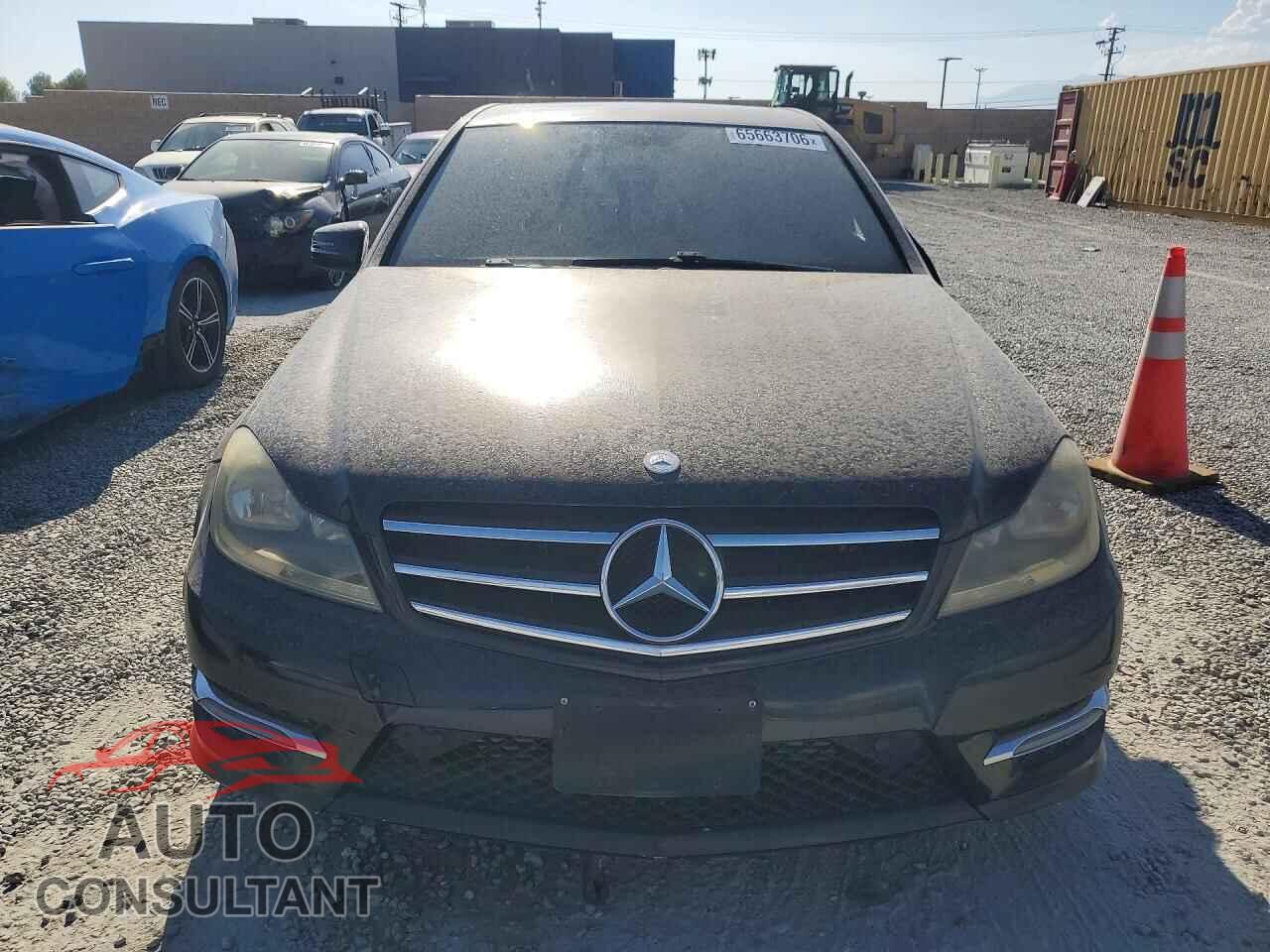 MERCEDES-BENZ C-CLASS 2014 - WDDGF4HB2EG209593