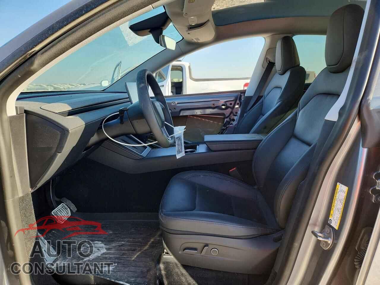 TESLA MODEL Y 2026 - 7SAYGDED8TA458053