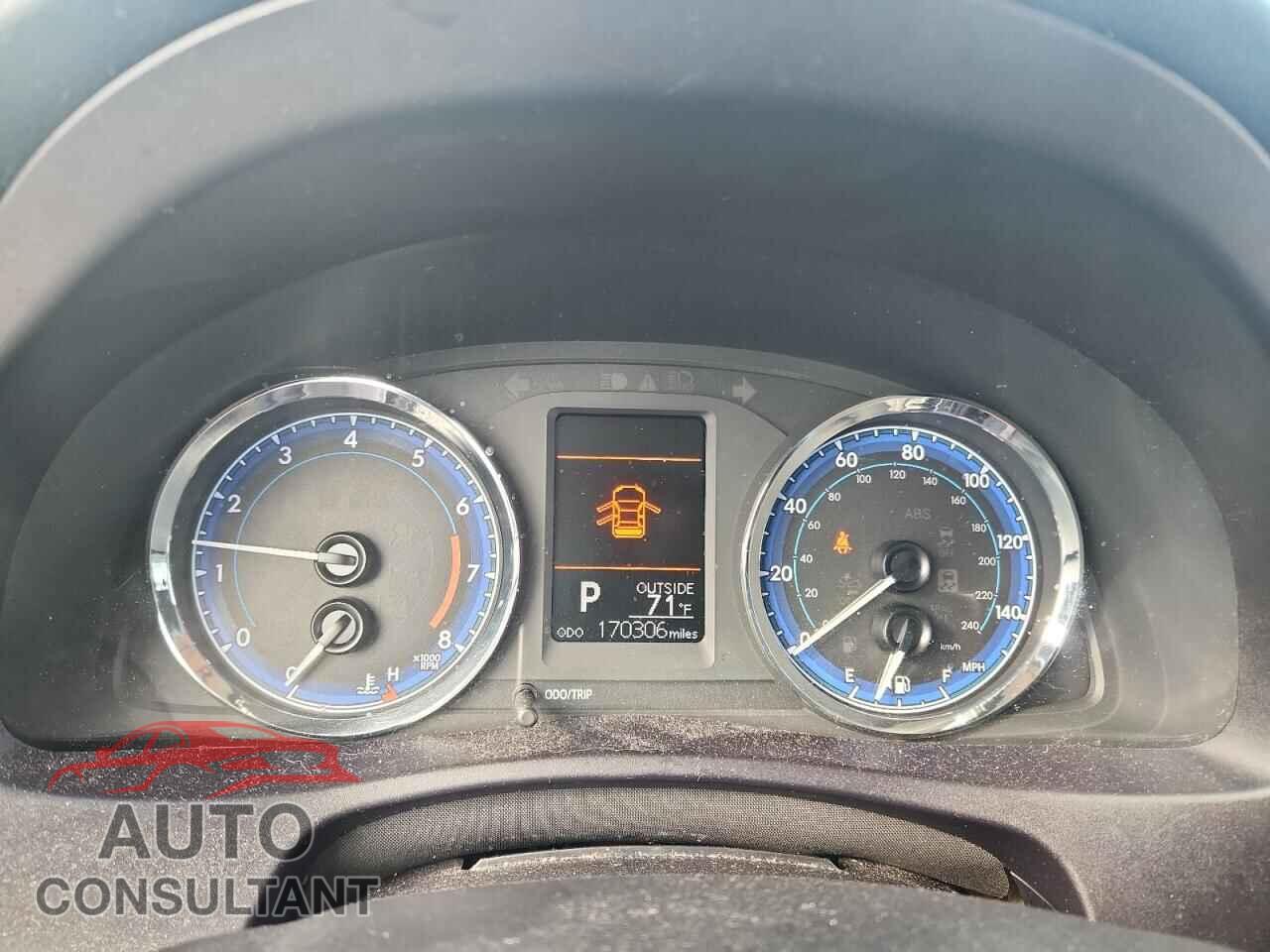 TOYOTA COROLLA 2018 - 5YFBURHEXJP855653