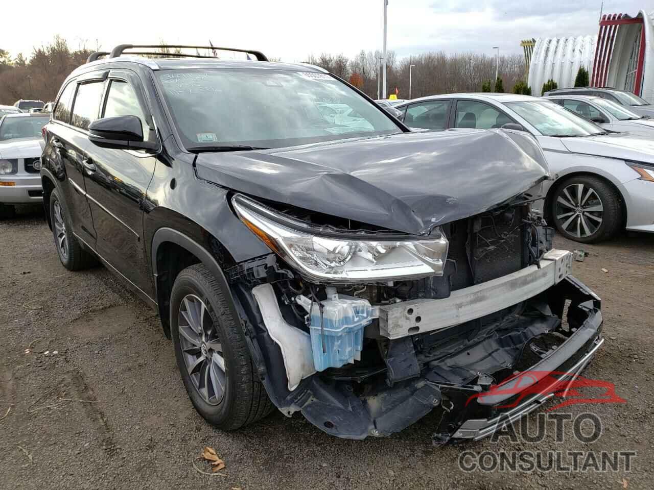 TOYOTA HIGHLANDER 2018 - 5TDJZRFH5JS800447