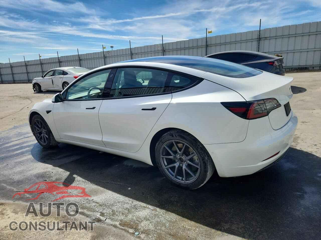 TESLA MODEL 3 2022 - 5YJ3E1EA9NF290110