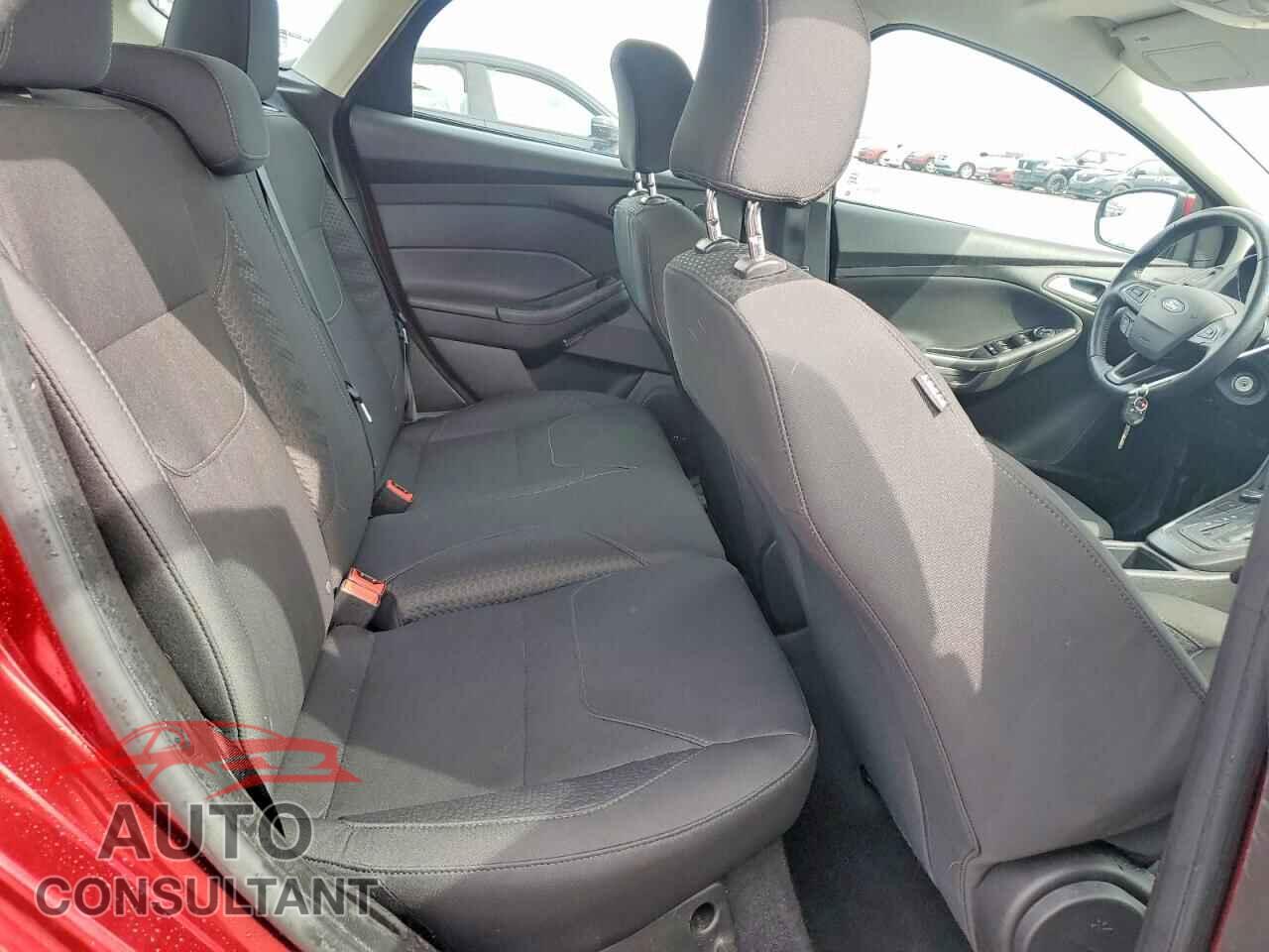 FORD FOCUS 2016 - 1FADP3K2XGL366334