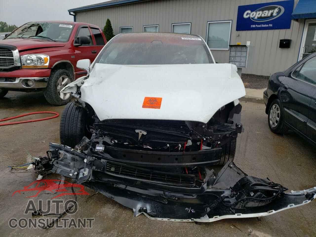 TESLA MODEL X 2017 - 5YJXCBE22HF035678