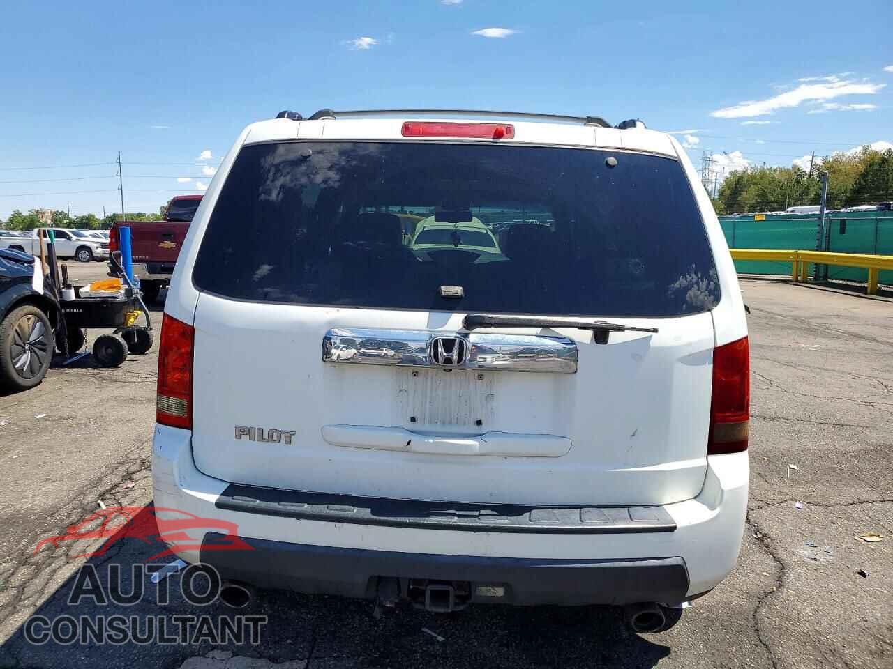 HONDA PILOT 2011 - 5FNYF3H5XBB028461