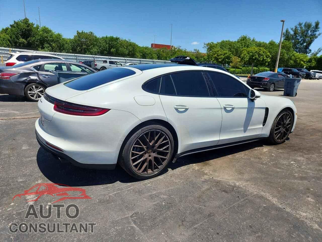 PORSCHE PANAMERA 2018 - WP0AA2A70JL119319