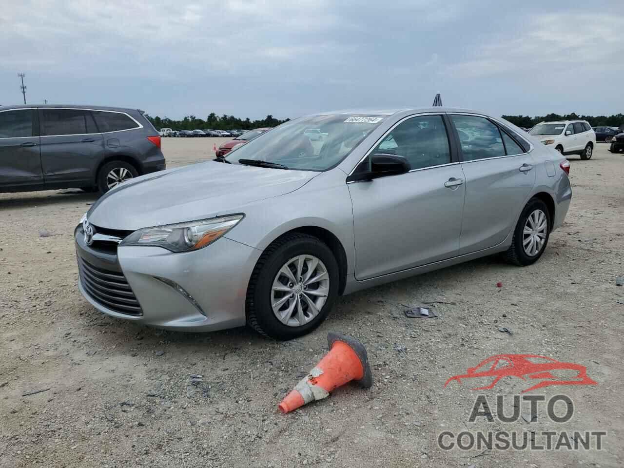 TOYOTA CAMRY 2016 - 4T4BF1FK5GR532385