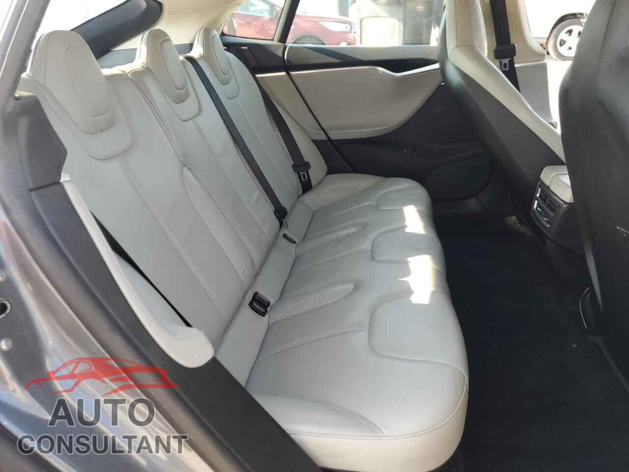 TESLA MODEL S 2013 - 5YJSA1DN8DFP07954