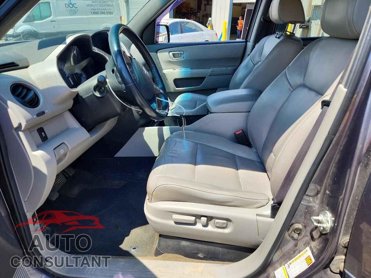 HONDA PILOT 2014 - 5FNYF4H61EB012720