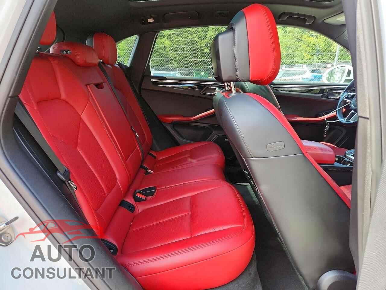 PORSCHE MACAN 2018 - WP1AA2A50JLB04414