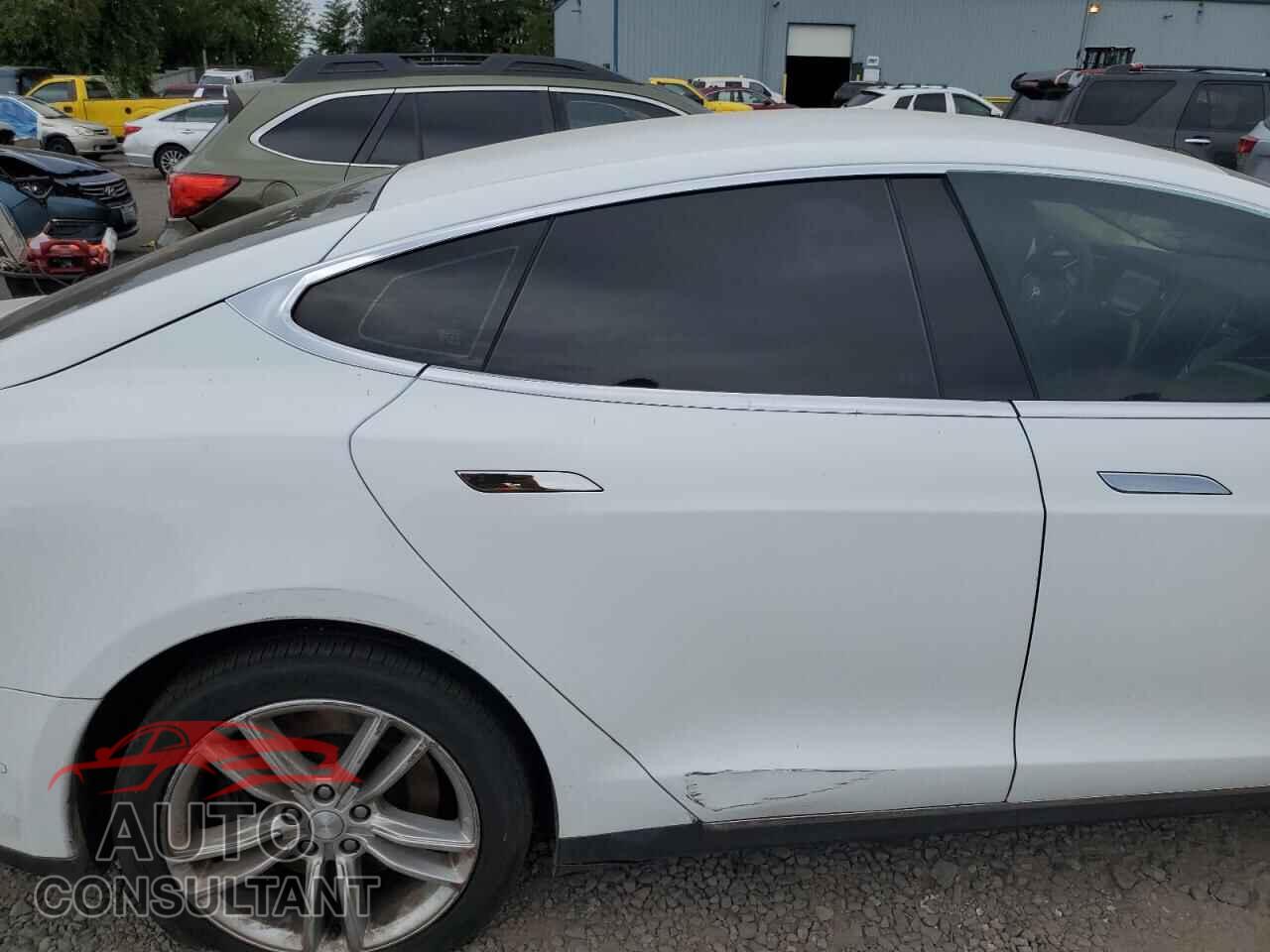 TESLA MODEL S 2015 - 5YJSA1E11FF106190