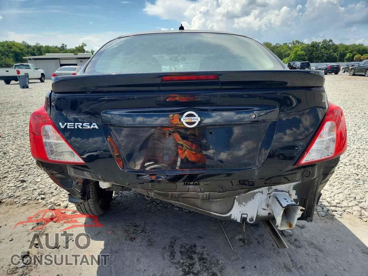 NISSAN VERSA 2017 - 3N1CN7AP3HL828841