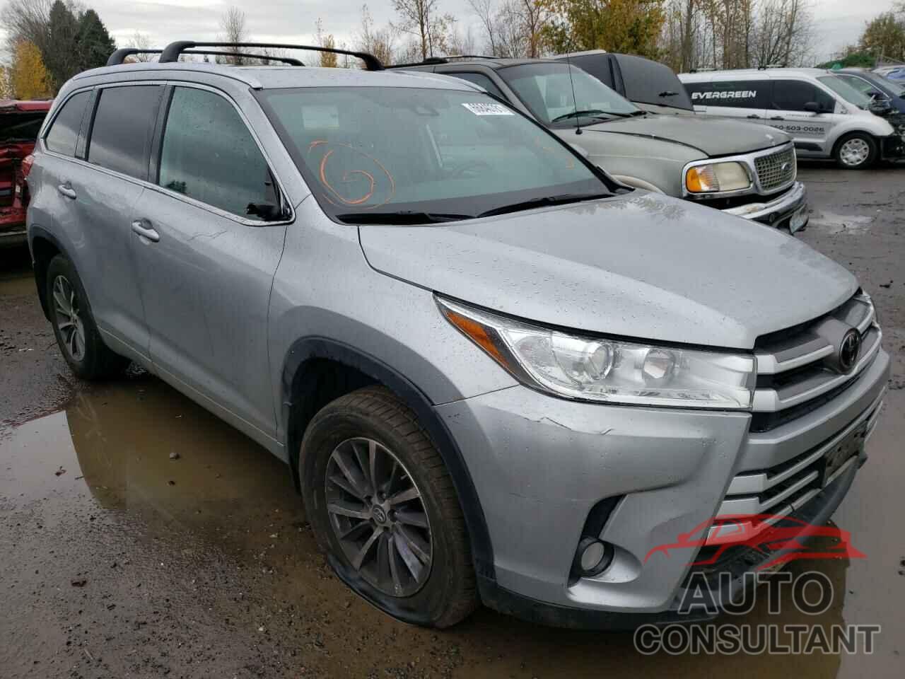 TOYOTA HIGHLANDER 2018 - 5TDJZRFH5JS534086