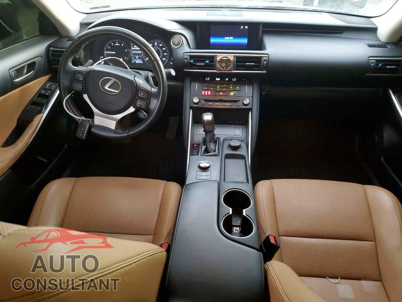 LEXUS IS 2018 - JTHC81D2XJ5031122