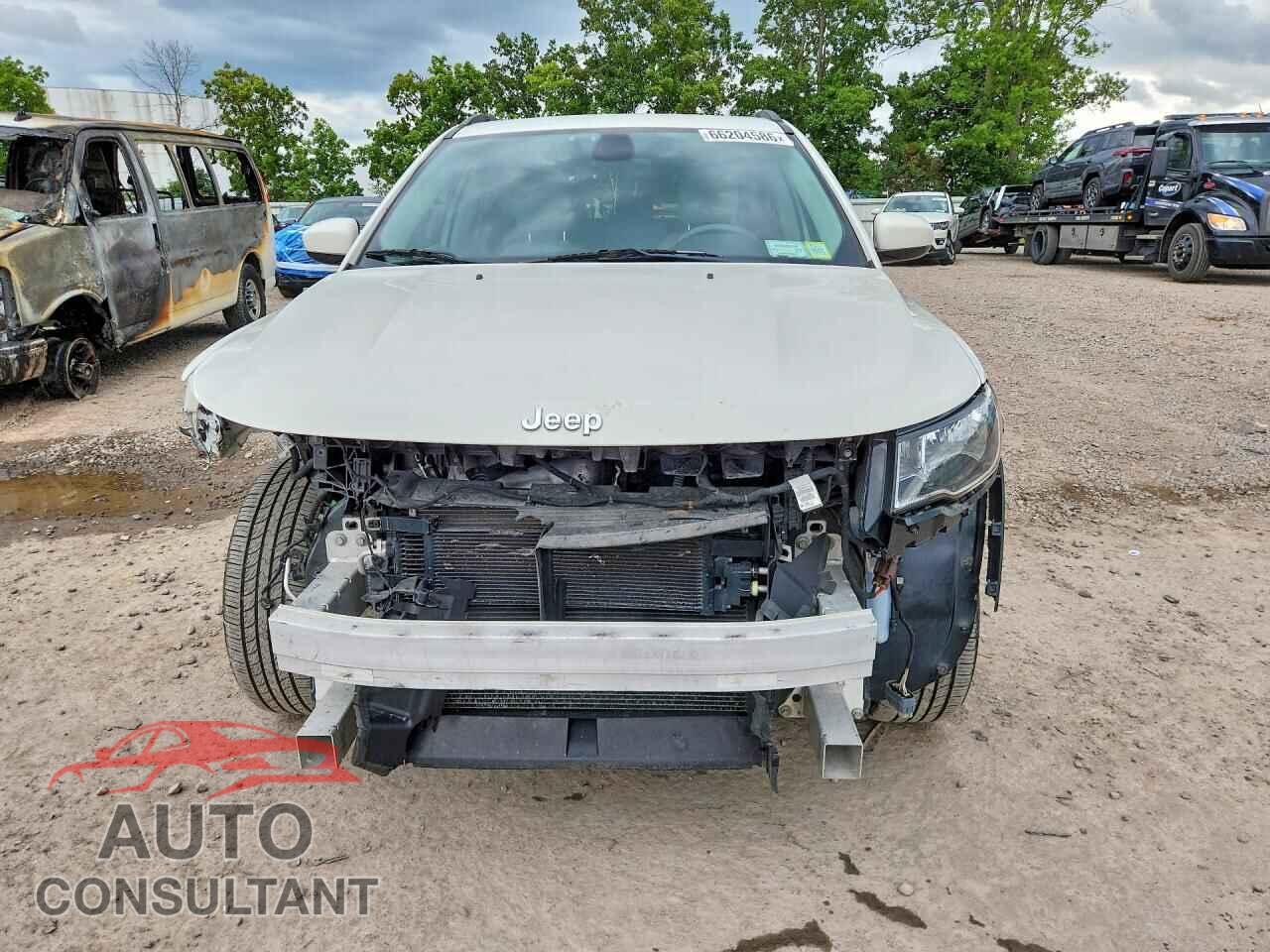 JEEP COMPASS 2018 - 3C4NJDBB8JT401213
