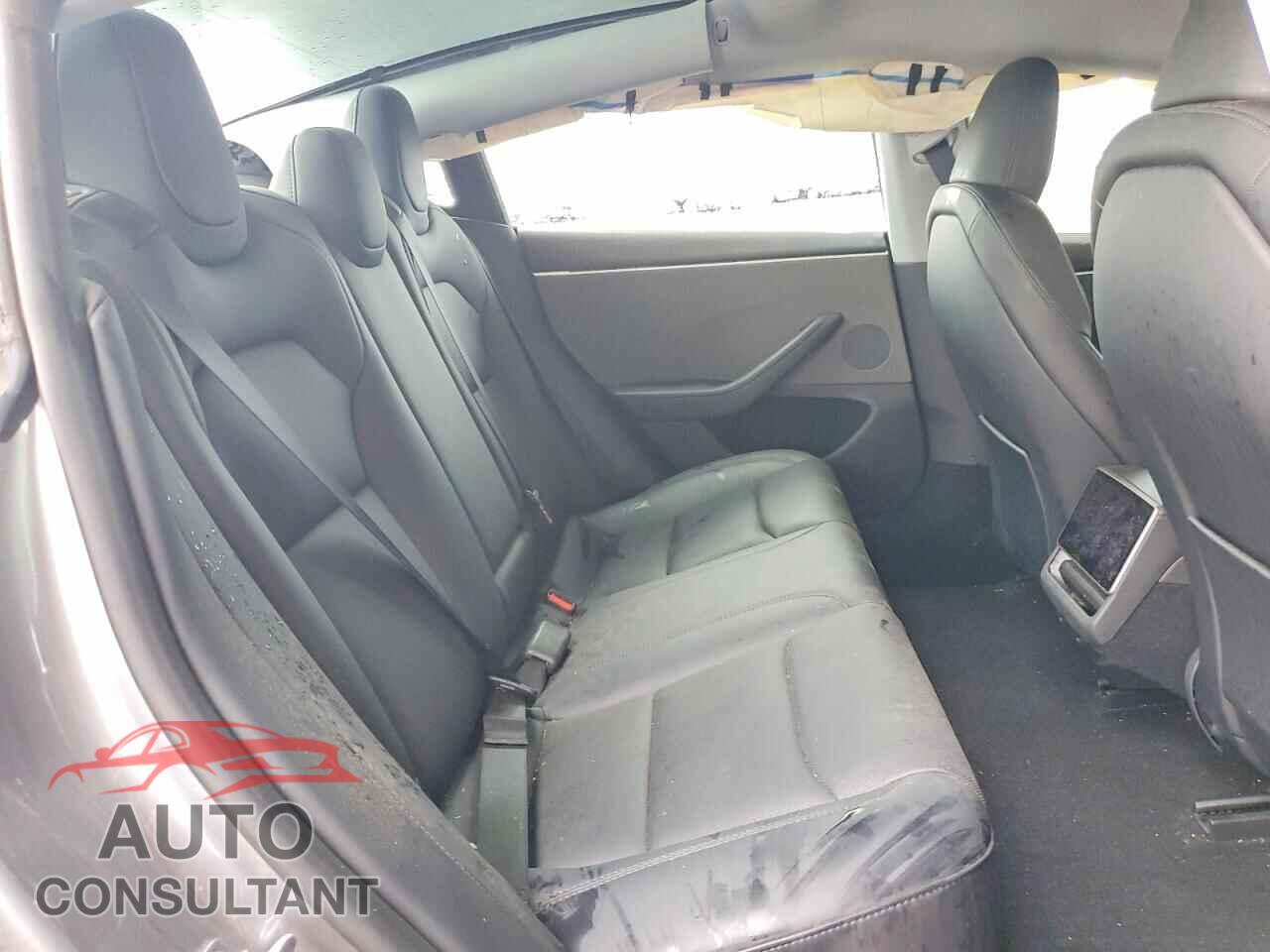 TESLA MODEL 3 2025 - 5YJ3E1EA7SF971409