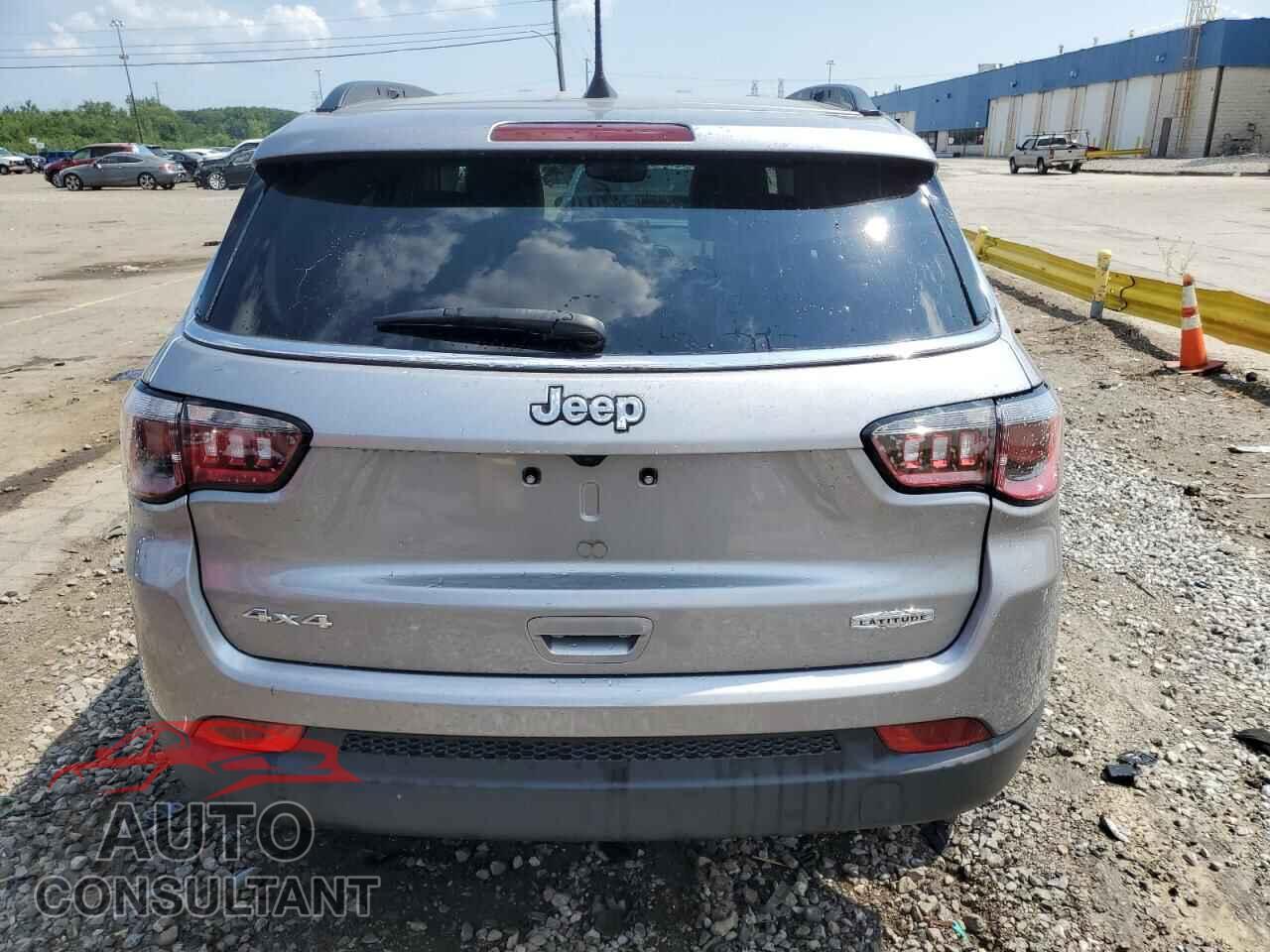 JEEP COMPASS 2018 - 3C4NJDBB5JT256650